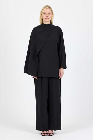 Mocha Flow Set with Detachable Cape - Black