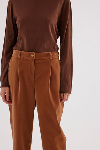 Tiara Velvet Tapered Trousers – Camel