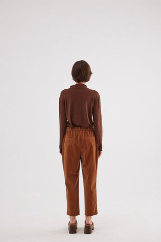 Tiara Velvet Tapered Trousers – Camel
