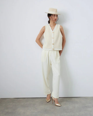 Elegant Edge High-Waist Trousers – Ecru