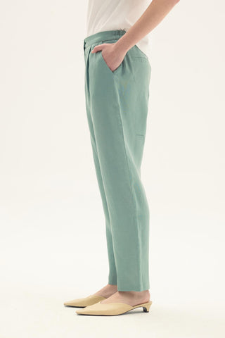 ELVIRA 100% Linen Carrot Trousers – Green