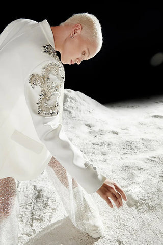 Hoop-Embroidered Tailored Blazer Jacket – Ecru