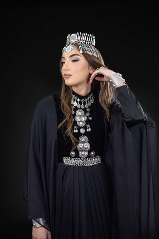 Boldness Embellished Abaya – Black