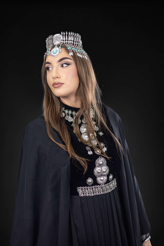 Boldness Embellished Abaya – Black