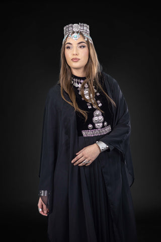 Boldness Embellished Abaya – Black