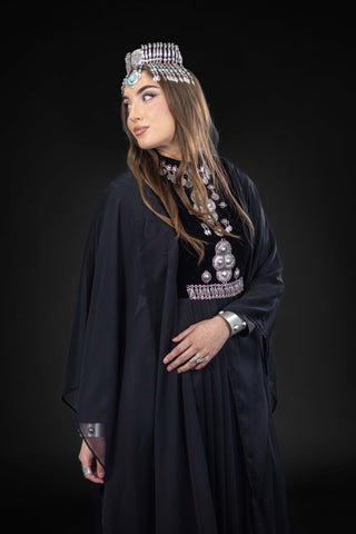 Boldness Embellished Abaya – Black