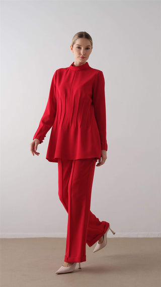 Structured Pleat Detail Crepe Suit – Red